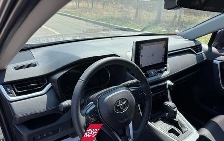 Toyota RAV4, 2022 год, 2 195 000 рублей, 10 фотография