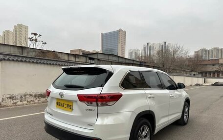 Toyota Highlander III, 2021 год, 3 200 000 рублей, 2 фотография