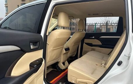 Toyota Highlander III, 2021 год, 3 200 000 рублей, 8 фотография