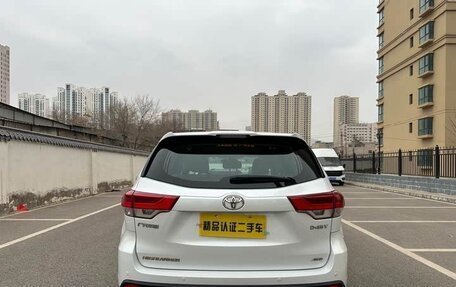 Toyota Highlander III, 2021 год, 3 200 000 рублей, 4 фотография
