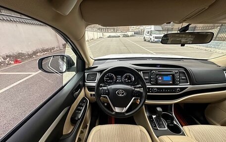 Toyota Highlander III, 2021 год, 3 200 000 рублей, 7 фотография
