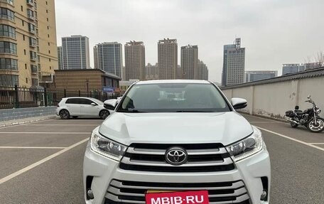 Toyota Highlander III, 2021 год, 3 200 000 рублей, 3 фотография