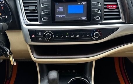 Toyota Highlander III, 2021 год, 3 200 000 рублей, 11 фотография