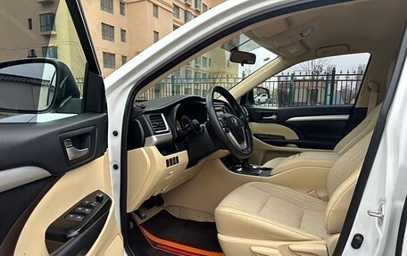 Toyota Highlander III, 2021 год, 3 200 000 рублей, 13 фотография