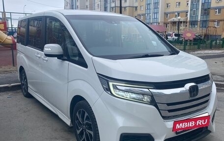 Honda Stepwgn IV, 2019 год, 2 250 000 рублей, 2 фотография