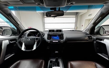 Toyota Land Cruiser Prado 150 рестайлинг 2, 2017 год, 4 245 000 рублей, 9 фотография
