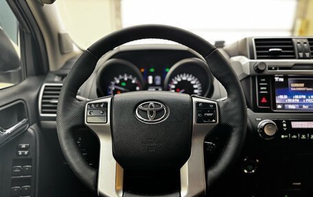 Toyota Land Cruiser Prado 150 рестайлинг 2, 2017 год, 4 245 000 рублей, 11 фотография
