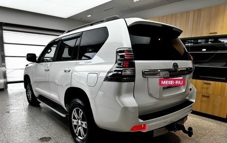 Toyota Land Cruiser Prado 150 рестайлинг 2, 2017 год, 4 245 000 рублей, 5 фотография