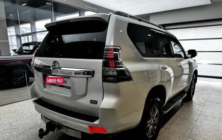 Toyota Land Cruiser Prado 150 рестайлинг 2, 2017 год, 4 245 000 рублей, 6 фотография