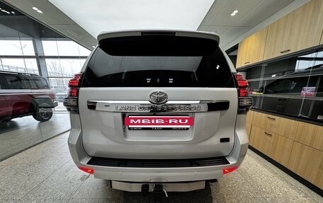 Toyota Land Cruiser Prado 150 рестайлинг 2, 2017 год, 4 245 000 рублей, 4 фотография