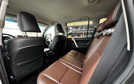 Toyota Land Cruiser Prado 150 рестайлинг 2, 2017 год, 4 245 000 рублей, 22 фотография