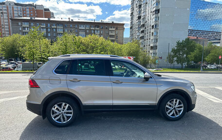 Volkswagen Tiguan II, 2018 год, 2 695 000 рублей, 3 фотография