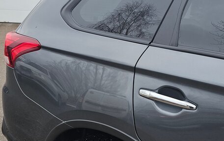 Mitsubishi Outlander III рестайлинг 3, 2020 год, 2 850 000 рублей, 7 фотография