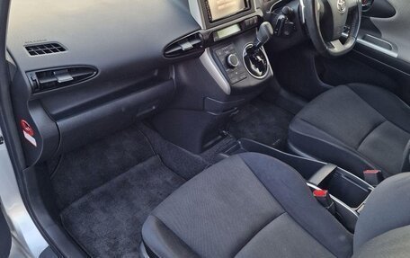Toyota Wish II, 2009 год, 600 000 рублей, 7 фотография