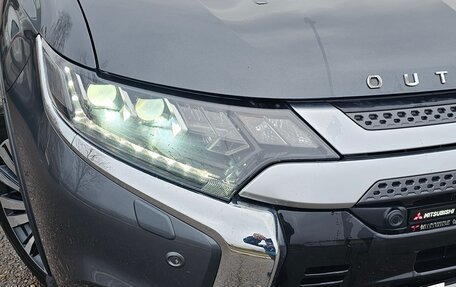Mitsubishi Outlander III рестайлинг 3, 2020 год, 2 850 000 рублей, 3 фотография
