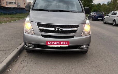 Hyundai Grand Starex Grand Starex I рестайлинг 2, 2011 год, 1 450 000 рублей, 3 фотография