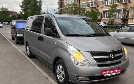 Hyundai Grand Starex Grand Starex I рестайлинг 2, 2011 год, 1 450 000 рублей, 2 фотография