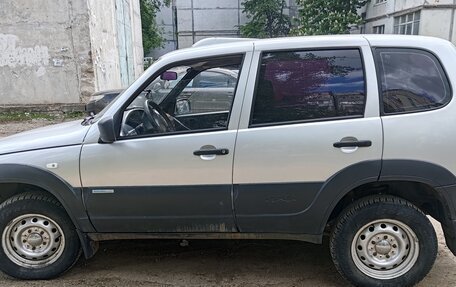 Chevrolet Niva I рестайлинг, 2012 год, 625 000 рублей, 4 фотография