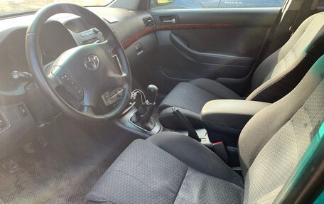 Toyota Avensis III рестайлинг, 2004 год, 680 000 рублей, 8 фотография