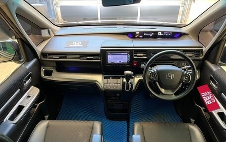 Honda Stepwgn IV, 2017 год, 2 490 000 рублей, 15 фотография