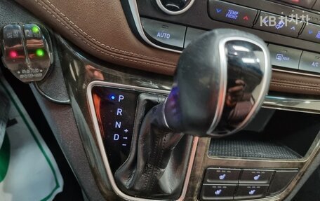 Hyundai Starex I рестайлинг, 2007 год, 1 890 000 рублей, 15 фотография