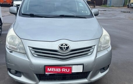 Toyota Verso I, 2012 год, 1 230 000 рублей, 6 фотография