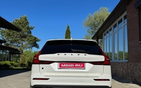 Volvo V60 Cross Country II, 2020 год, 4 000 000 рублей, 8 фотография