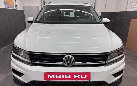Volkswagen Tiguan II, 2020 год, 2 450 000 рублей, 2 фотография