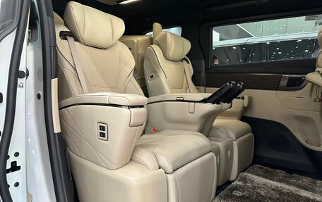 Toyota Alphard, 2025 год, 16 430 000 рублей, 6 фотография