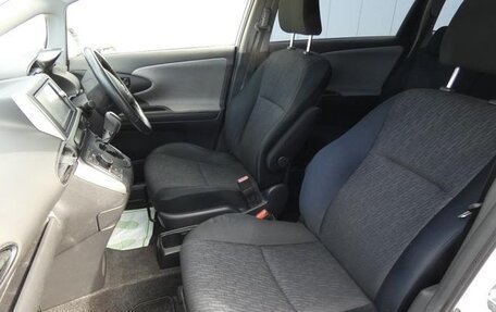 Toyota Wish II, 2011 год, 1 200 000 рублей, 13 фотография