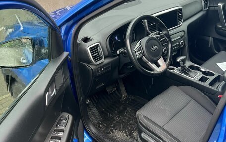 KIA Sportage IV рестайлинг, 2020 год, 2 590 000 рублей, 6 фотография