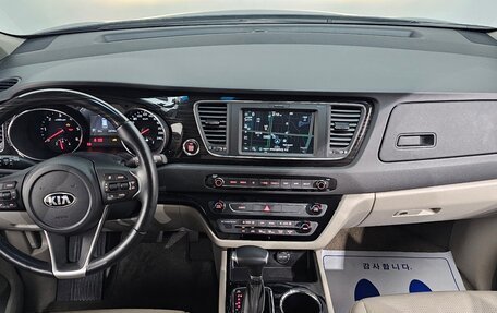 KIA Carnival III, 2020 год, 2 280 000 рублей, 6 фотография