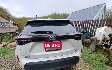 Toyota Yaris Cross, 2020 год, 2 600 000 рублей, 4 фотография