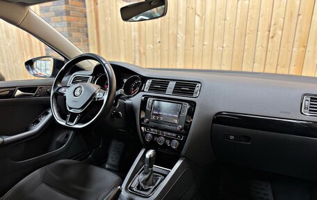 Volkswagen Jetta VI, 2018 год, 1 750 000 рублей, 13 фотография