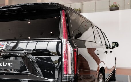Cadillac Escalade V, 2025 год, 24 490 000 рублей, 10 фотография