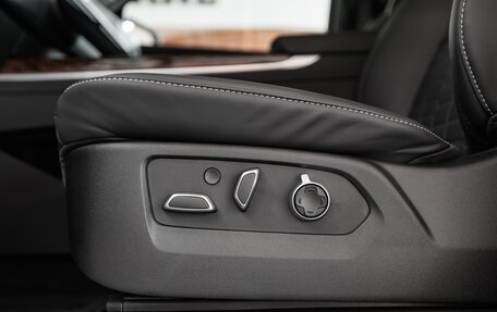 Cadillac Escalade V, 2025 год, 24 490 000 рублей, 20 фотография