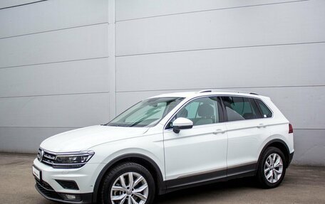 Volkswagen Tiguan II, 2017 год, 2 400 000 рублей, 1 фотография