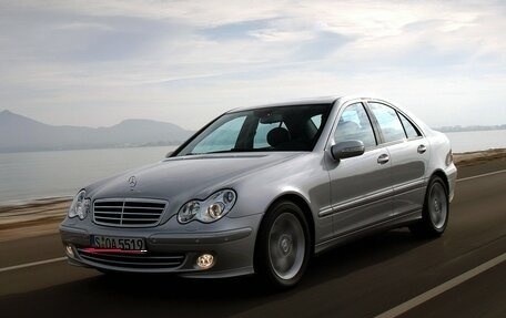 Mercedes-Benz C-Класс, 2004 год, 500 000 рублей, 1 фотография