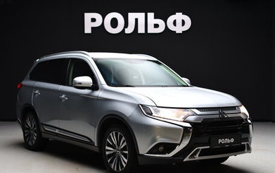 Mitsubishi Outlander III рестайлинг 3, 2019 год, 1 875 000 рублей, 1 фотография