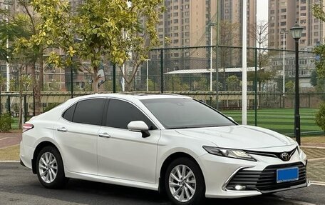 Toyota Camry, 2021 год, 1 800 300 рублей, 2 фотография
