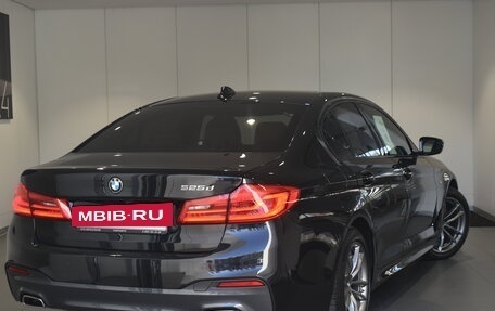 BMW 5 серия, 2018 год, 4 350 000 рублей, 2 фотография
