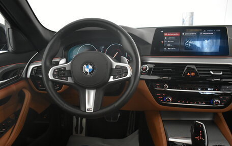 BMW 5 серия, 2018 год, 4 350 000 рублей, 15 фотография