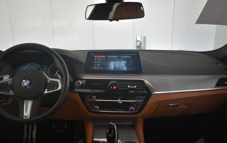 BMW 5 серия, 2018 год, 4 350 000 рублей, 16 фотография