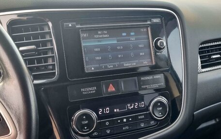 Mitsubishi Outlander III рестайлинг 3, 2014 год, 1 670 000 рублей, 11 фотография
