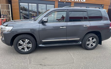 Toyota Land Cruiser 200, 2016 год, 7 000 000 рублей, 7 фотография