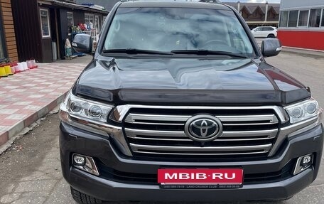 Toyota Land Cruiser 200, 2016 год, 7 000 000 рублей, 6 фотография