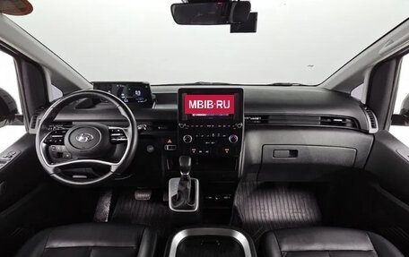 Hyundai Staria, 2022 год, 3 305 000 рублей, 6 фотография