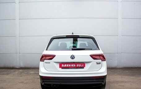Volkswagen Tiguan II, 2017 год, 2 400 000 рублей, 4 фотография