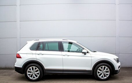 Volkswagen Tiguan II, 2017 год, 2 400 000 рублей, 8 фотография