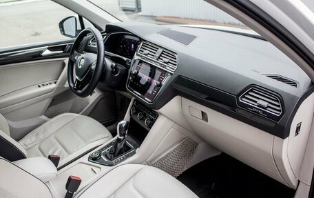Volkswagen Tiguan II, 2017 год, 2 400 000 рублей, 12 фотография